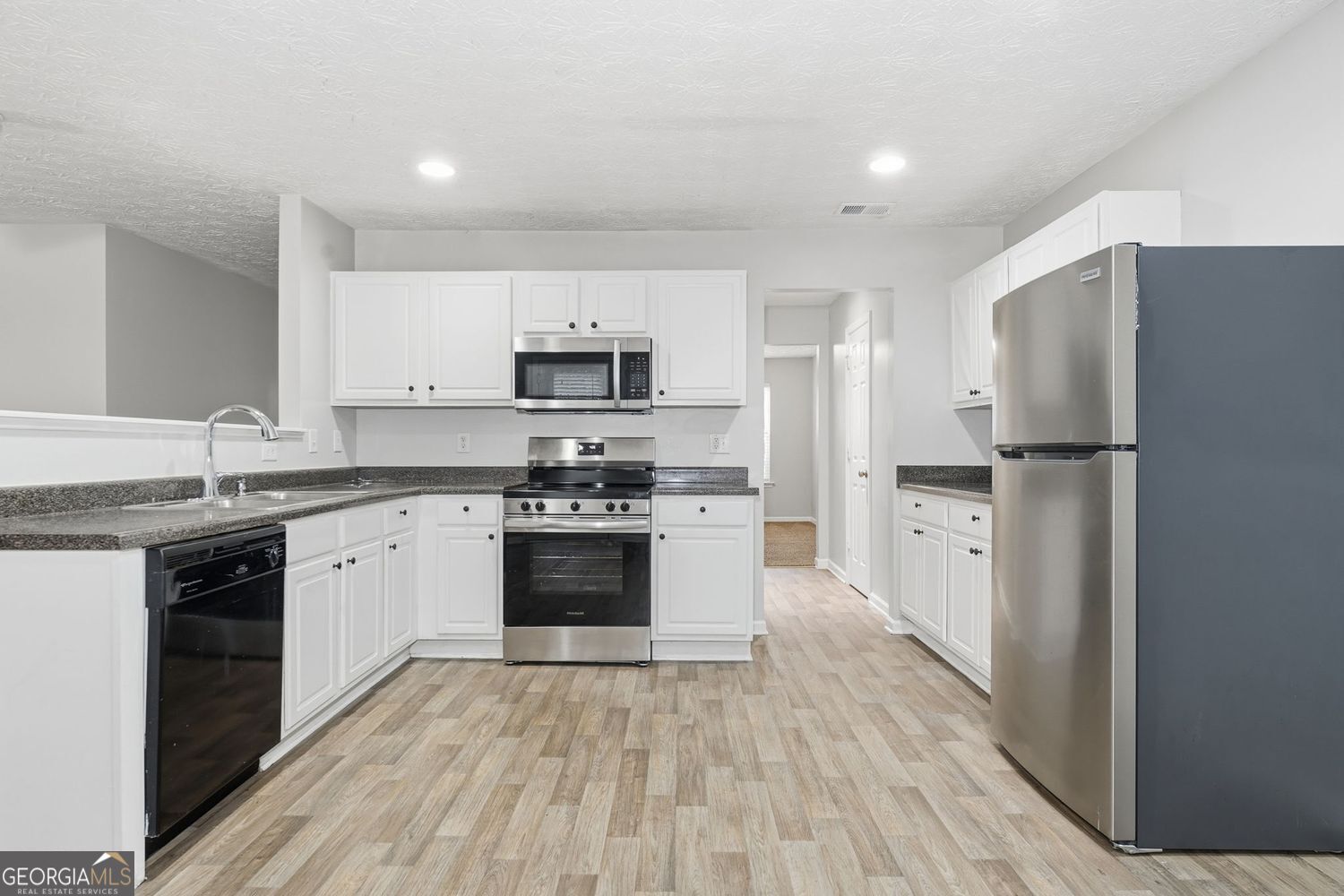 Atlanta, Georgia 30349, United States, 5 Bedrooms Bedrooms, ,3 BathroomsBathrooms,Residential,Active,253464