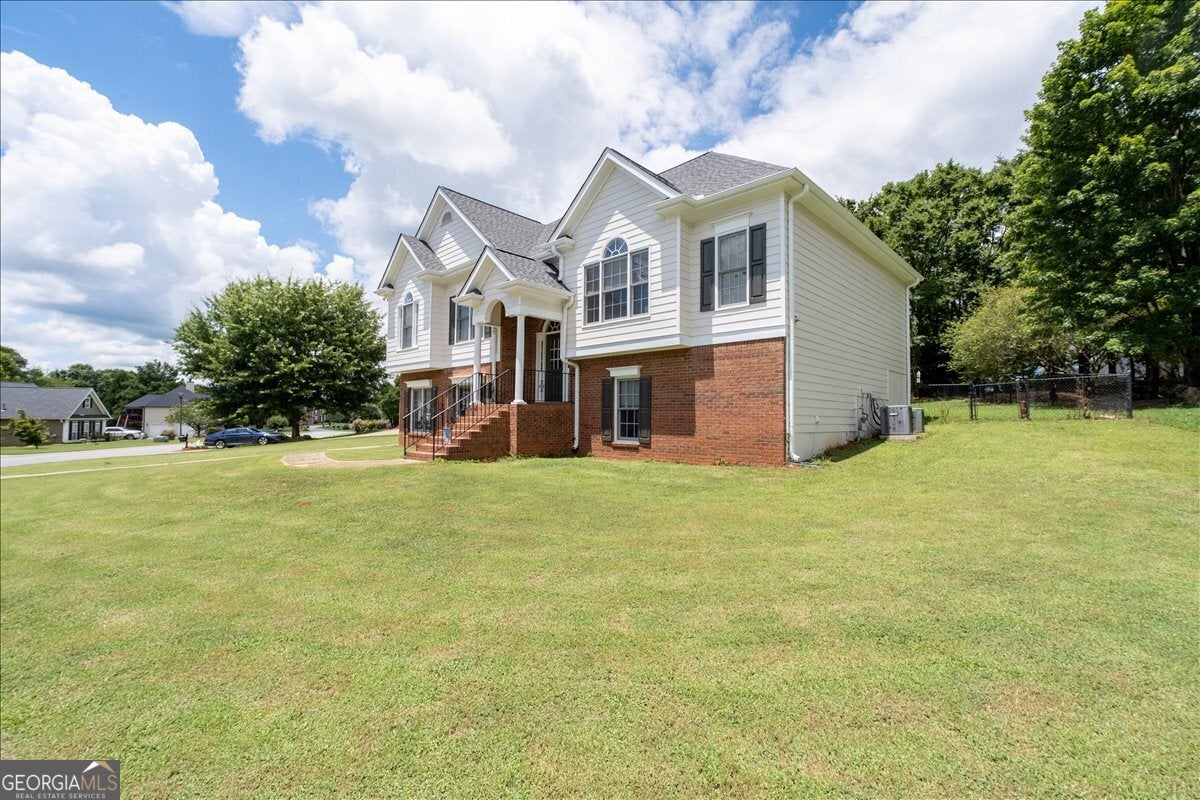 16 Berkshire DR NW