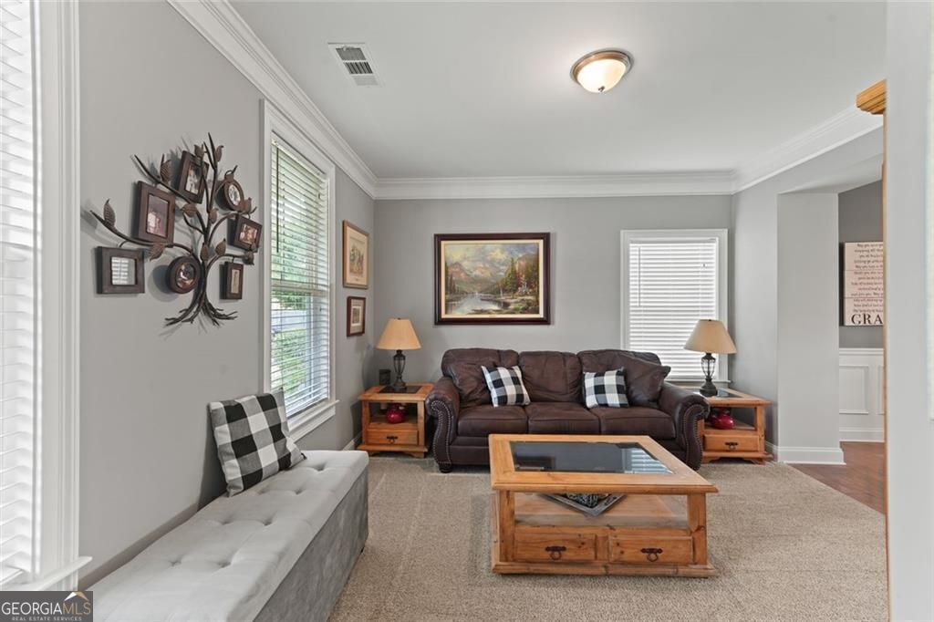 110 Ashbury CIR