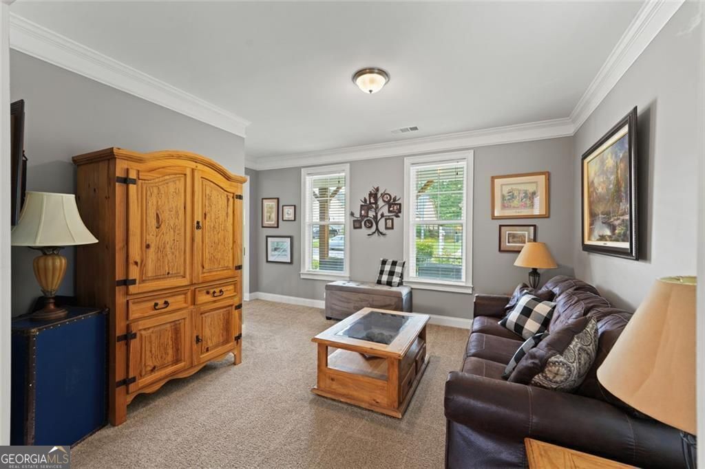110 Ashbury CIR