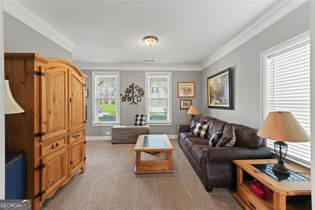110 Ashbury CIR