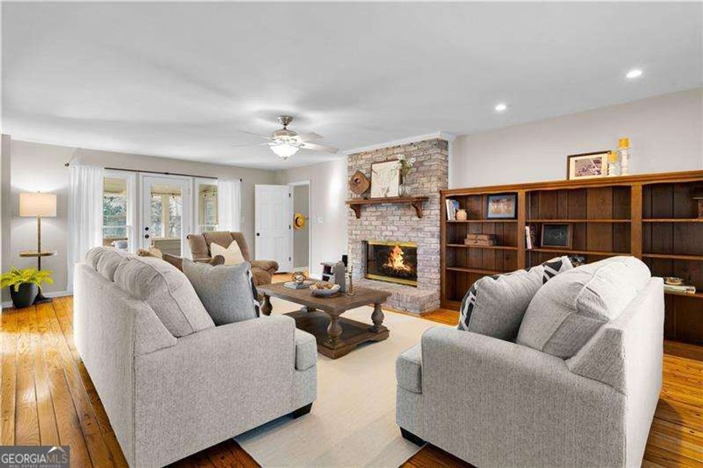 Photo of 3011 Castleton Way, Marietta, GA 30062 (MLS # 10722493)