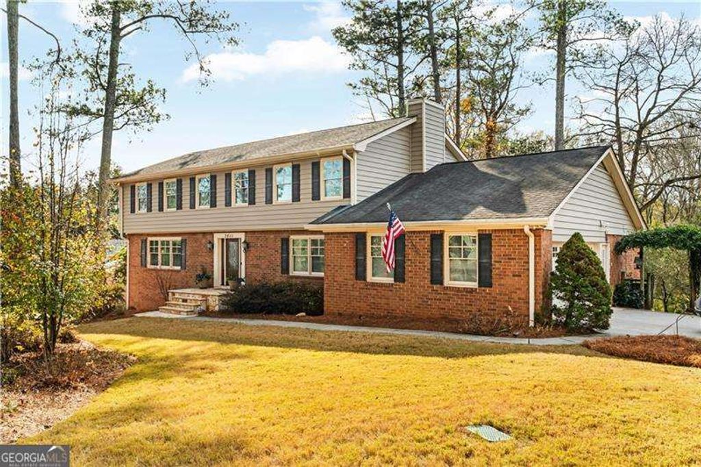 Photo of 3011 Castleton Way, Marietta, GA 30062 (MLS # 10722493)