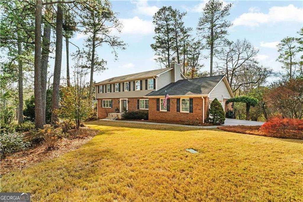 Photo of 3011 Castleton Way, Marietta, GA 30062 (MLS # 10722493)