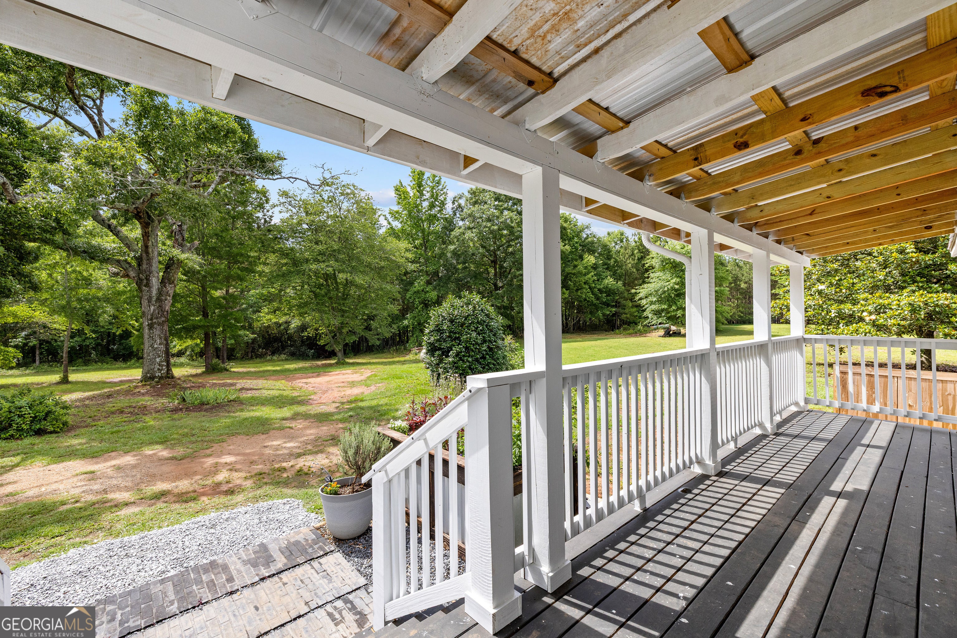 1329 Standing Rock RD