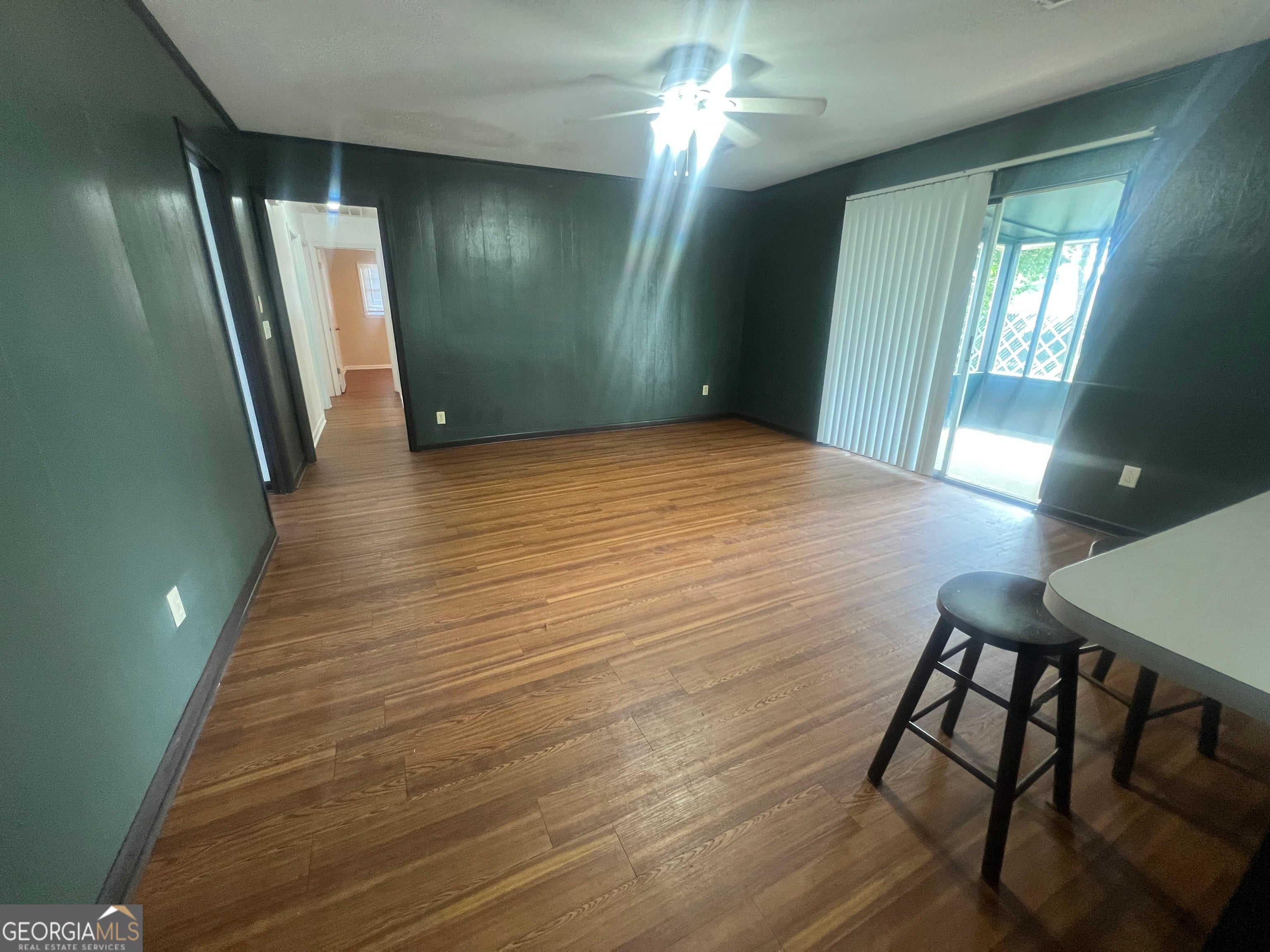 2103 Aimwell RD
