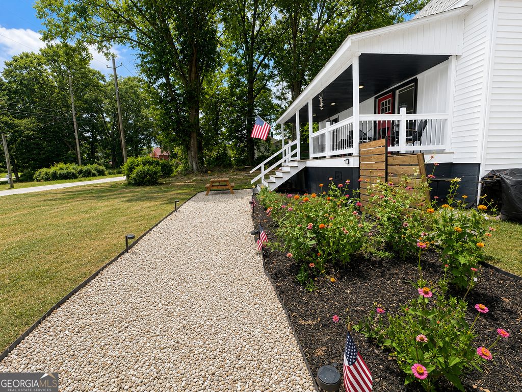 Photo of 30 Church Street, Carnesville, GA 30521 (MLS # 10805657)