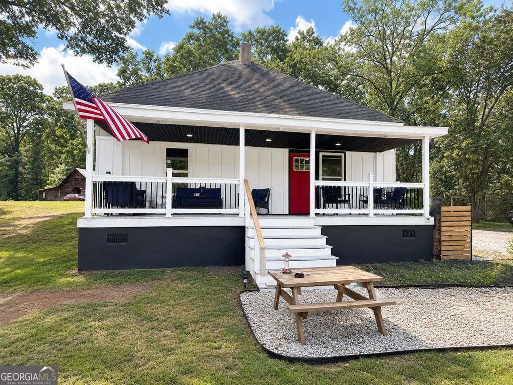 Photo of 30 Church Street, Carnesville, GA 30521 (MLS # 10805657)