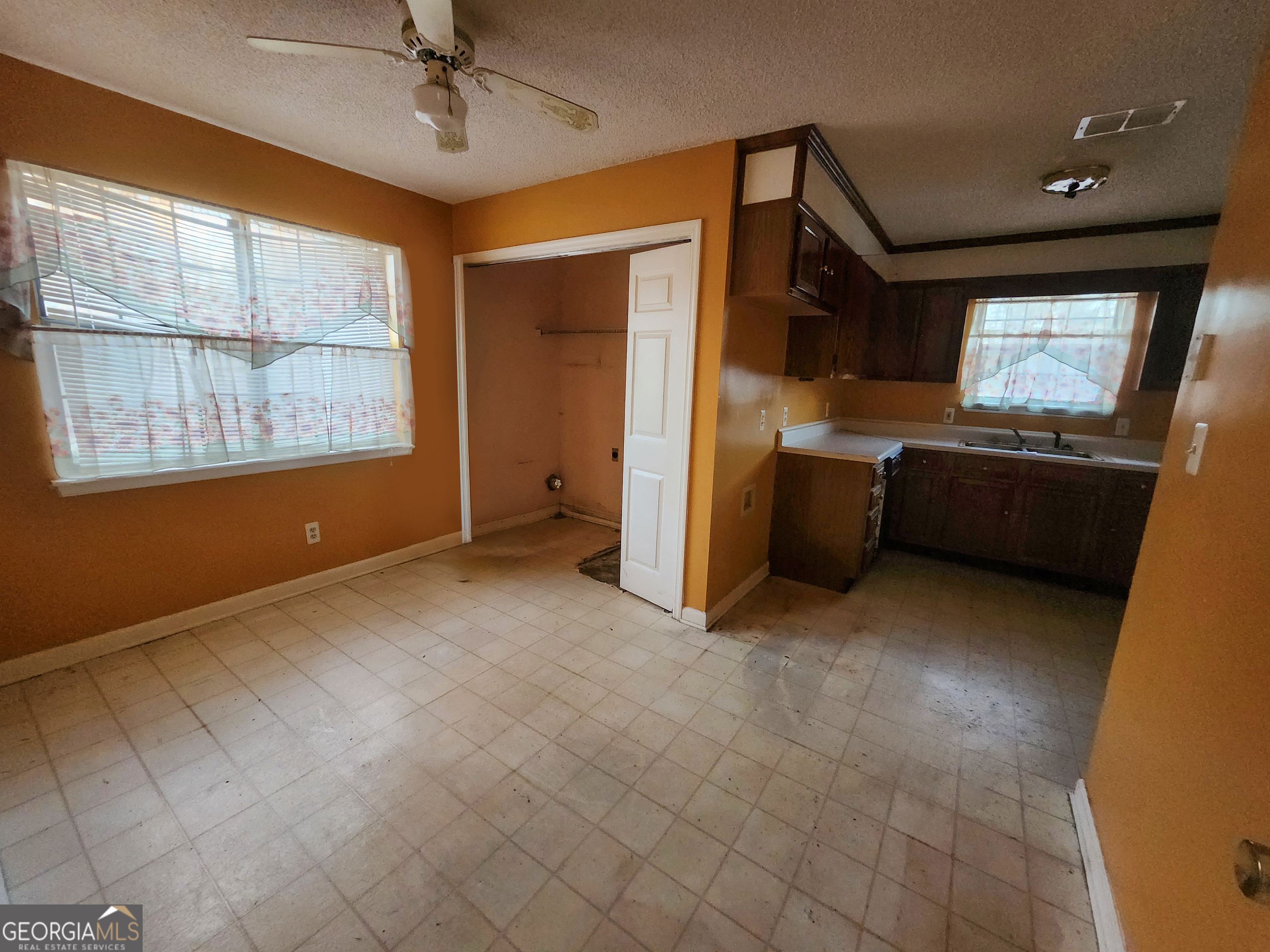 502 Navajo CT