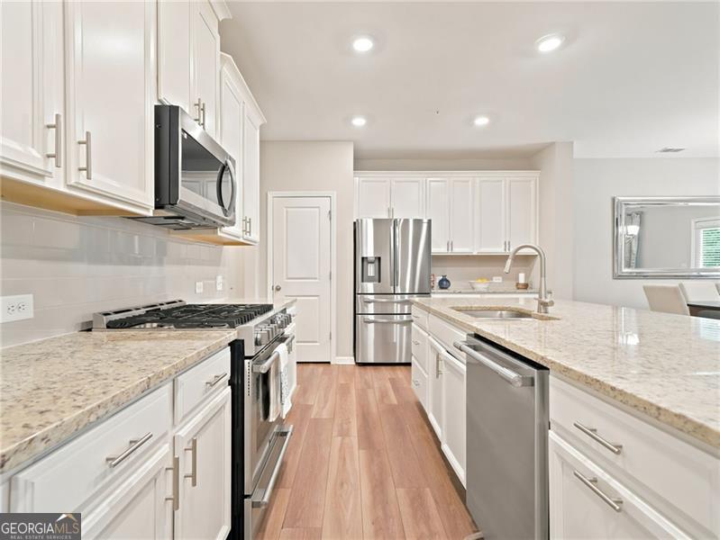 495 Duval DR