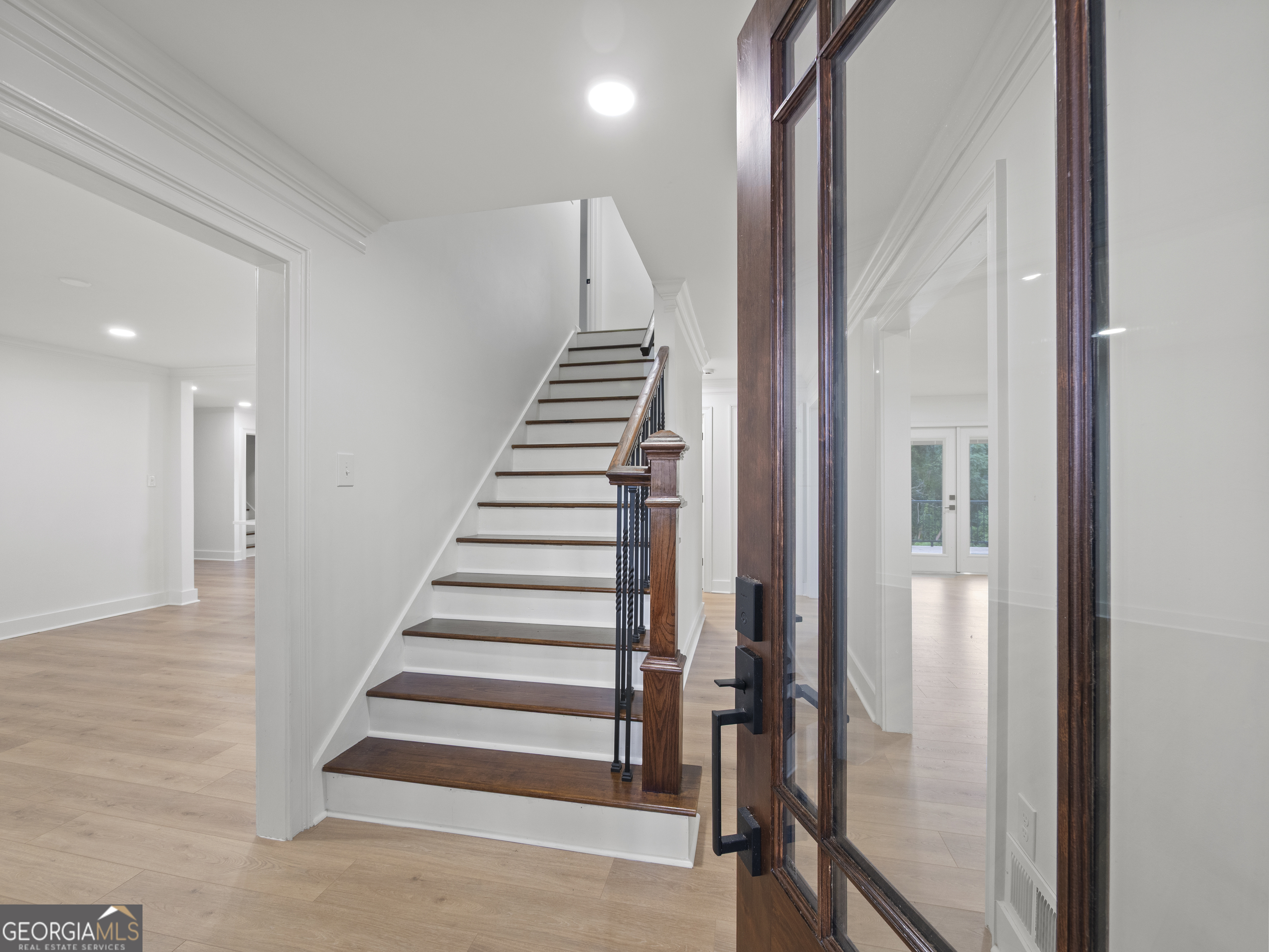 670 Storey LN