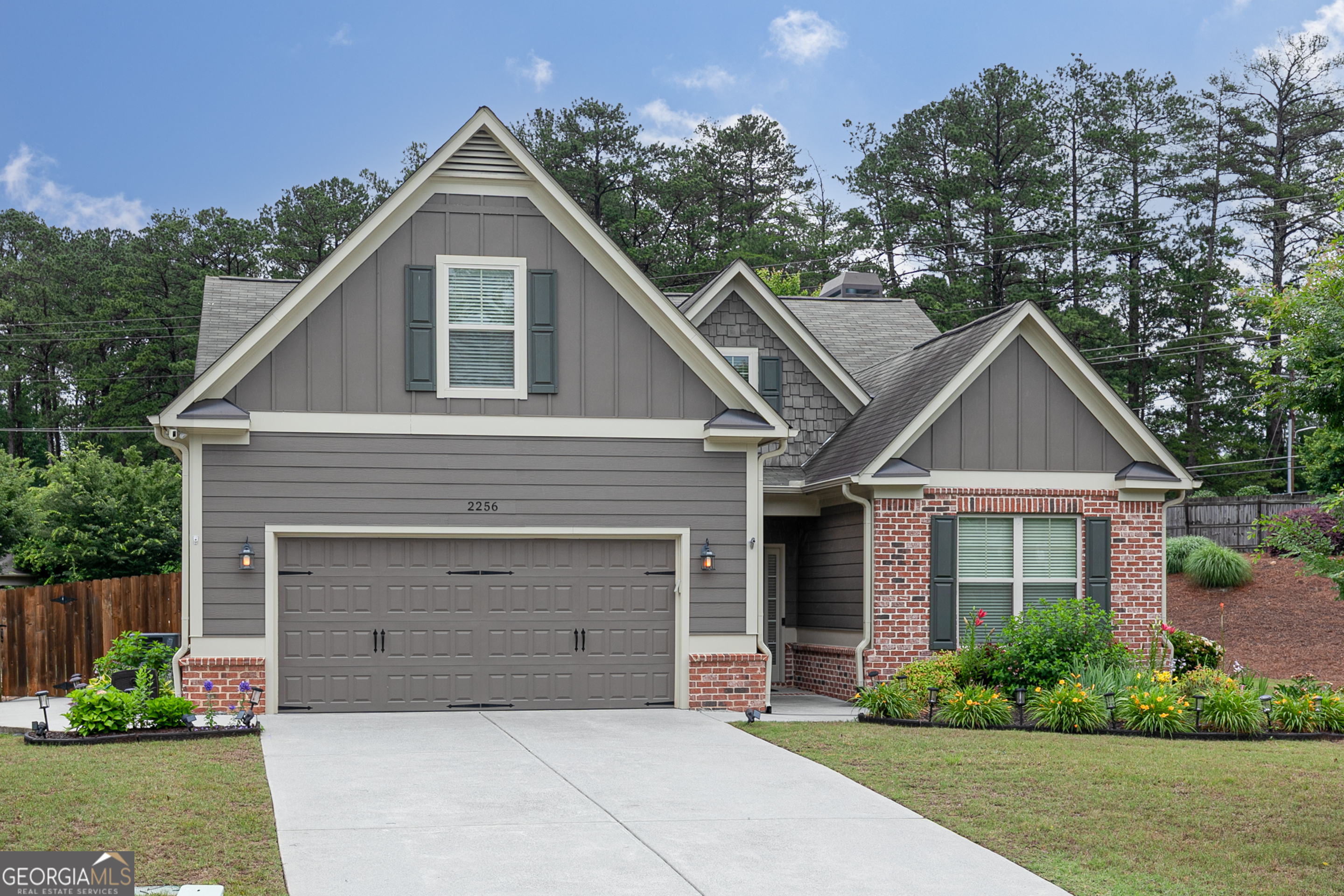 2256 Long Bow Chase NW