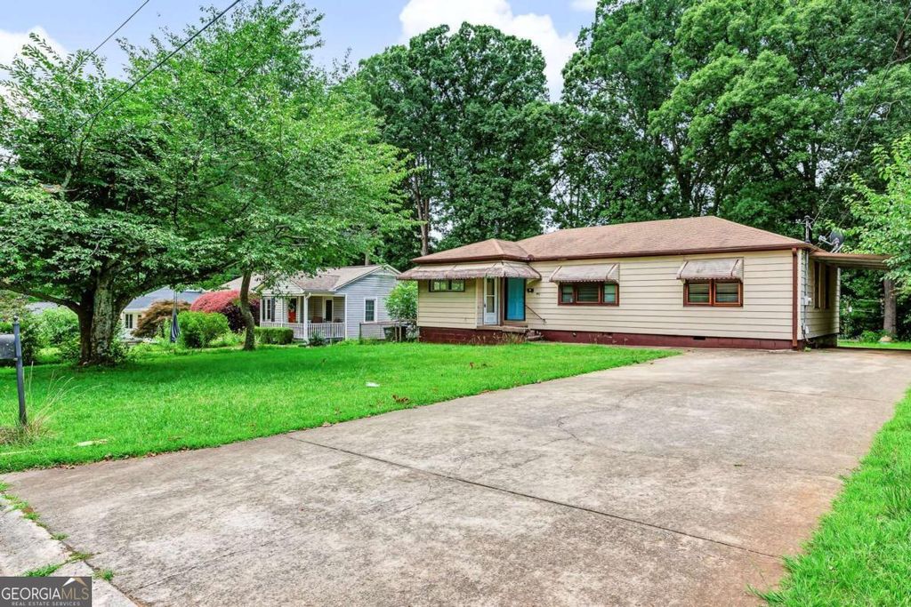 Photo of 170 Mathews Circle SE, Marietta, GA 30067 (MLS # 10809221)