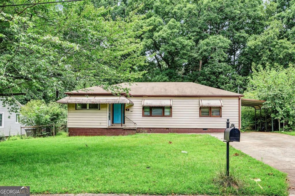 Photo of 170 Mathews Circle SE, Marietta, GA 30067 (MLS # 10809221)