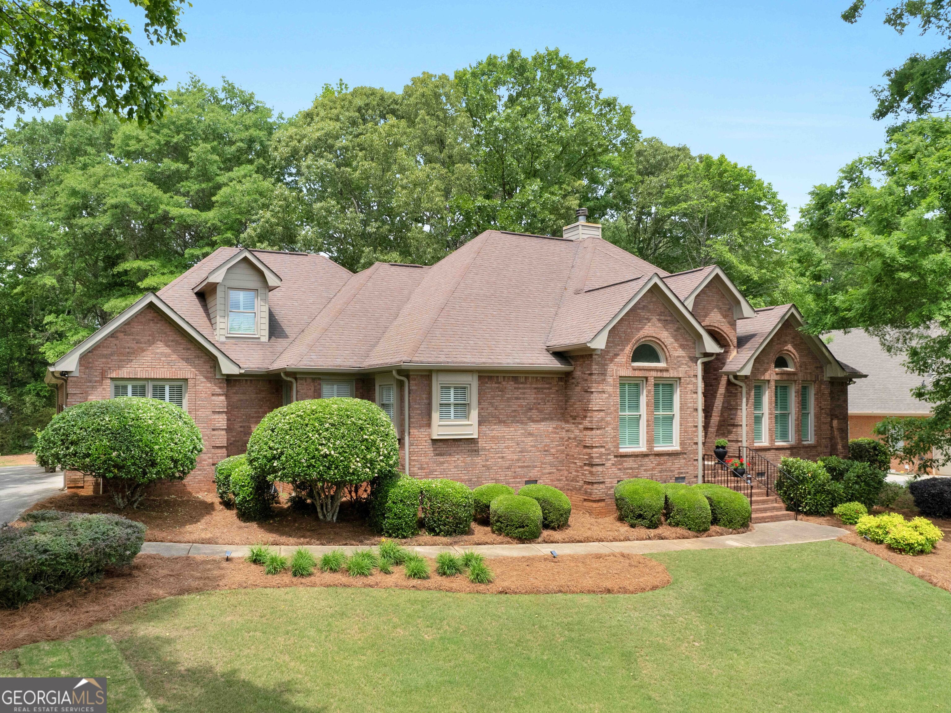 1466 Lake Forest LN