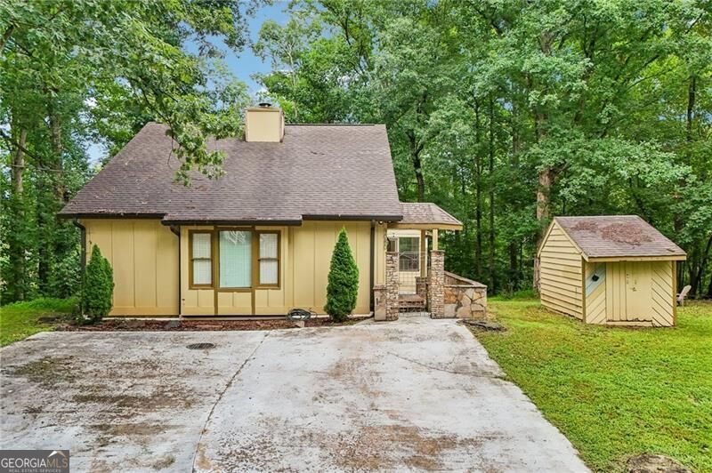 Photo of 9080 Pine Tree Circle, Gainesville, GA 30506 (MLS # 10823814)