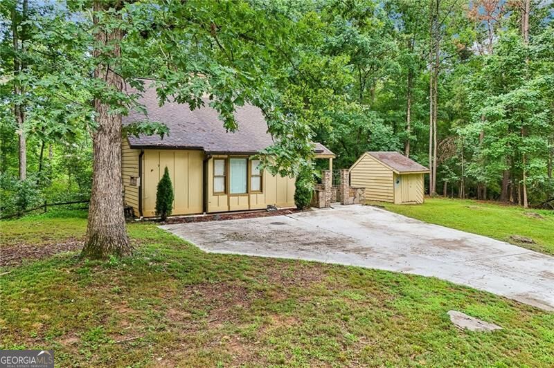 Photo of 9080 Pine Tree Circle, Gainesville, GA 30506 (MLS # 10823814)