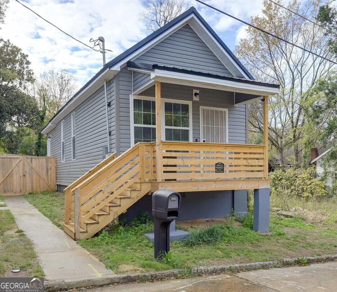 1418 2nd AVE