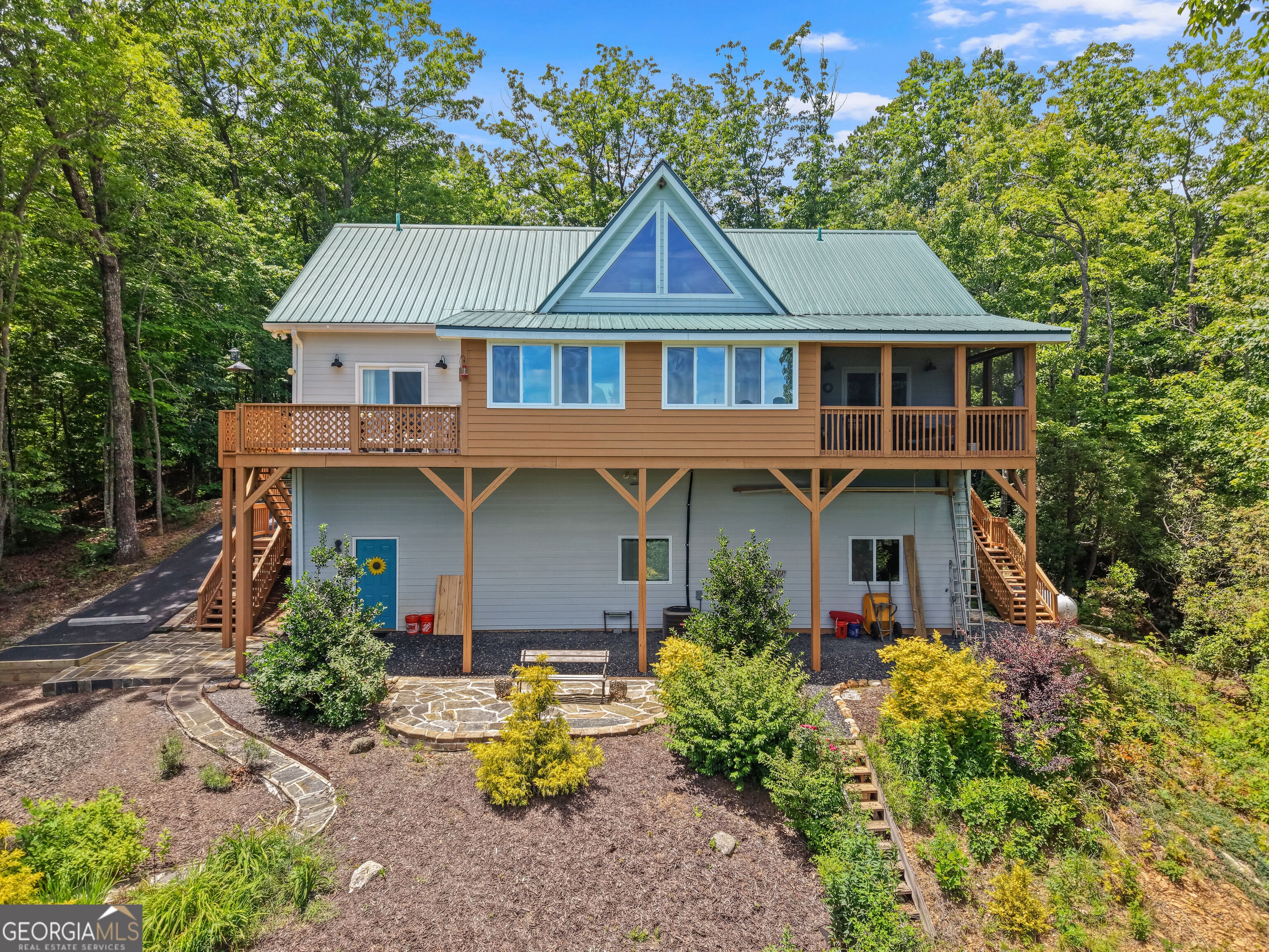 557 Walnut Grove LN