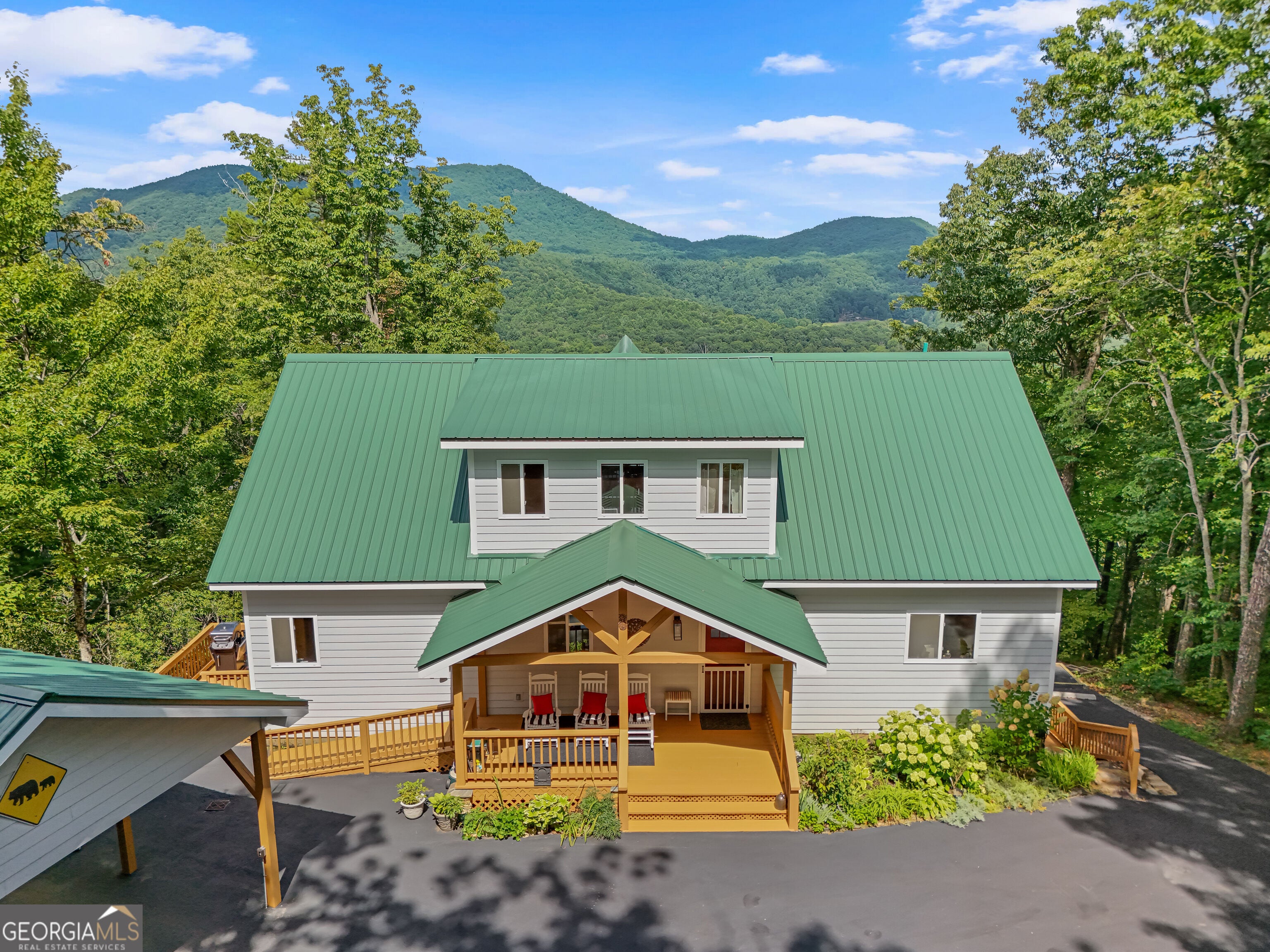 557 Walnut Grove LN