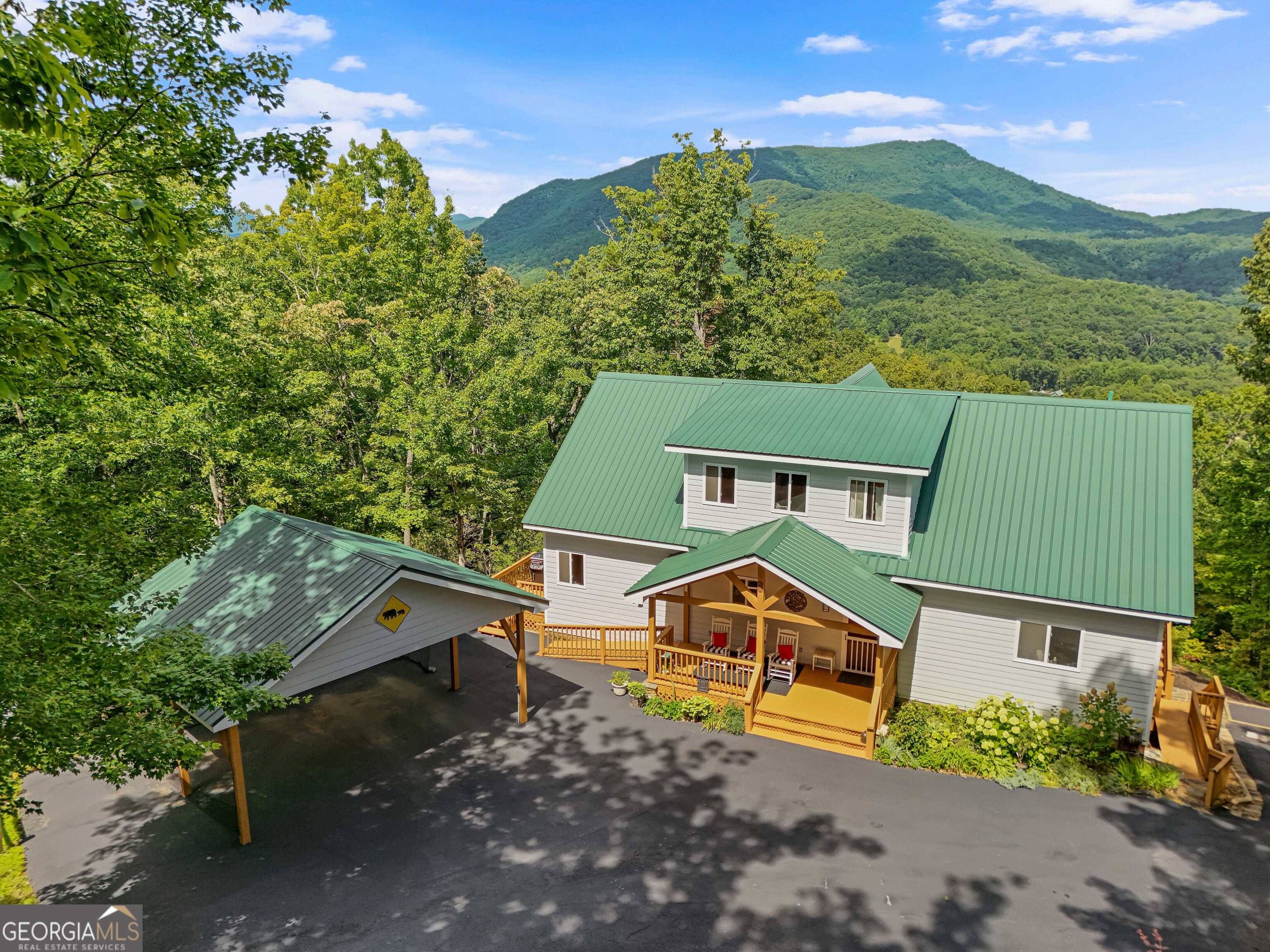 557 Walnut Grove LN