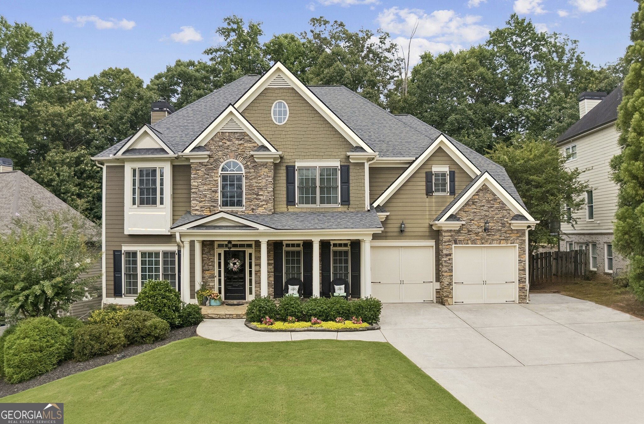 2200 Hollowbrooke CT NW
