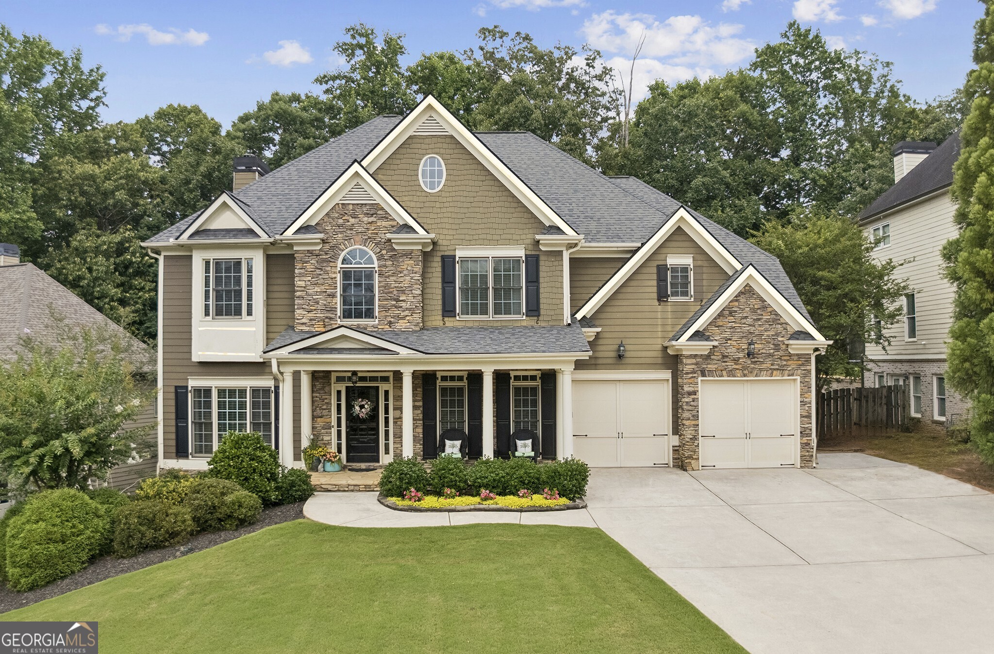 2200 Hollowbrooke CT NW