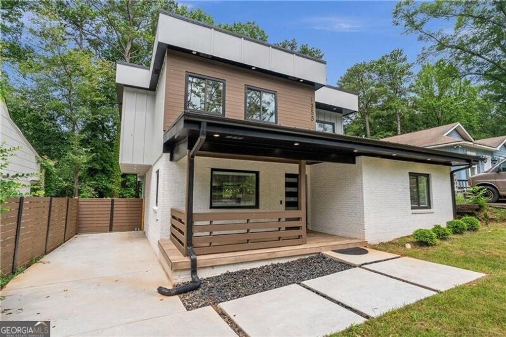 Photo of 1355 Lockwood Drive SW, Atlanta, GA 30311 (MLS # 10727191)
