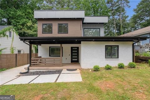 Photo of 1355 Lockwood Drive SW, Atlanta, GA 30311 (MLS # 10727191)