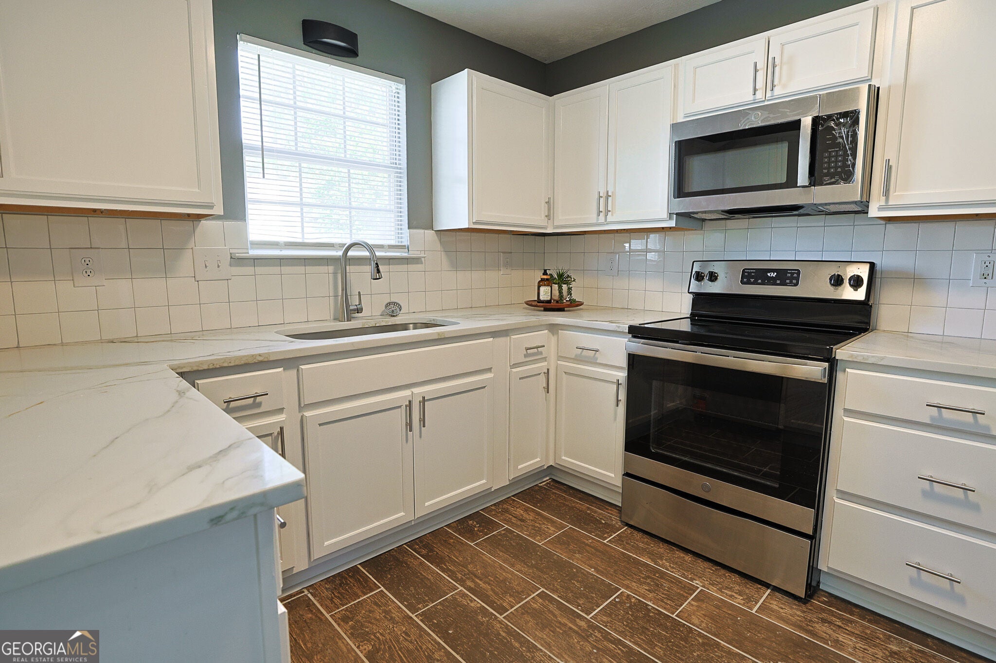 5964 Sherwood Trce