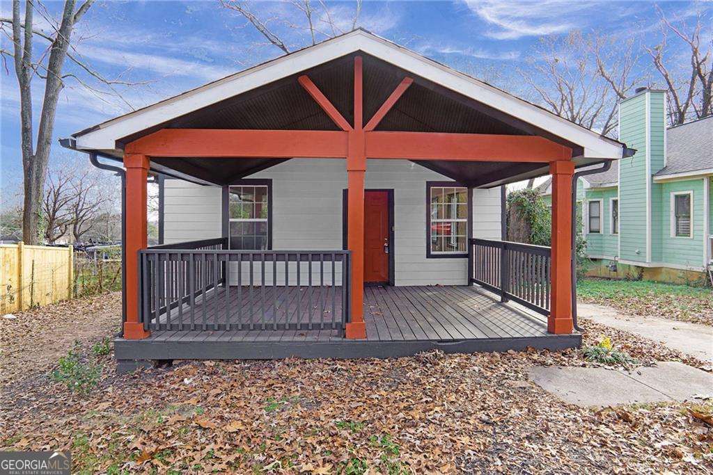This fully renovated 3-bedroom, 4-bath home is perfectly located along the Southeast Atlanta Beltline, connecting you to the vibrant neighborhoods of Grant Park, Lakewood, and Summerhill. Featuring an open floor plan, the custom-designed kitchen boasts granite countertops, white shaker cabinets, stainless steel appliances, and a spacious island ideal for entertaining. The main-floor master suite includes a large walk-in closet and private deck overlooking a level backyard, perfect for relaxing. With its unbeatable location and thoughtful updates, this home is move-in readyCodonCOt miss your chance to make it yours!