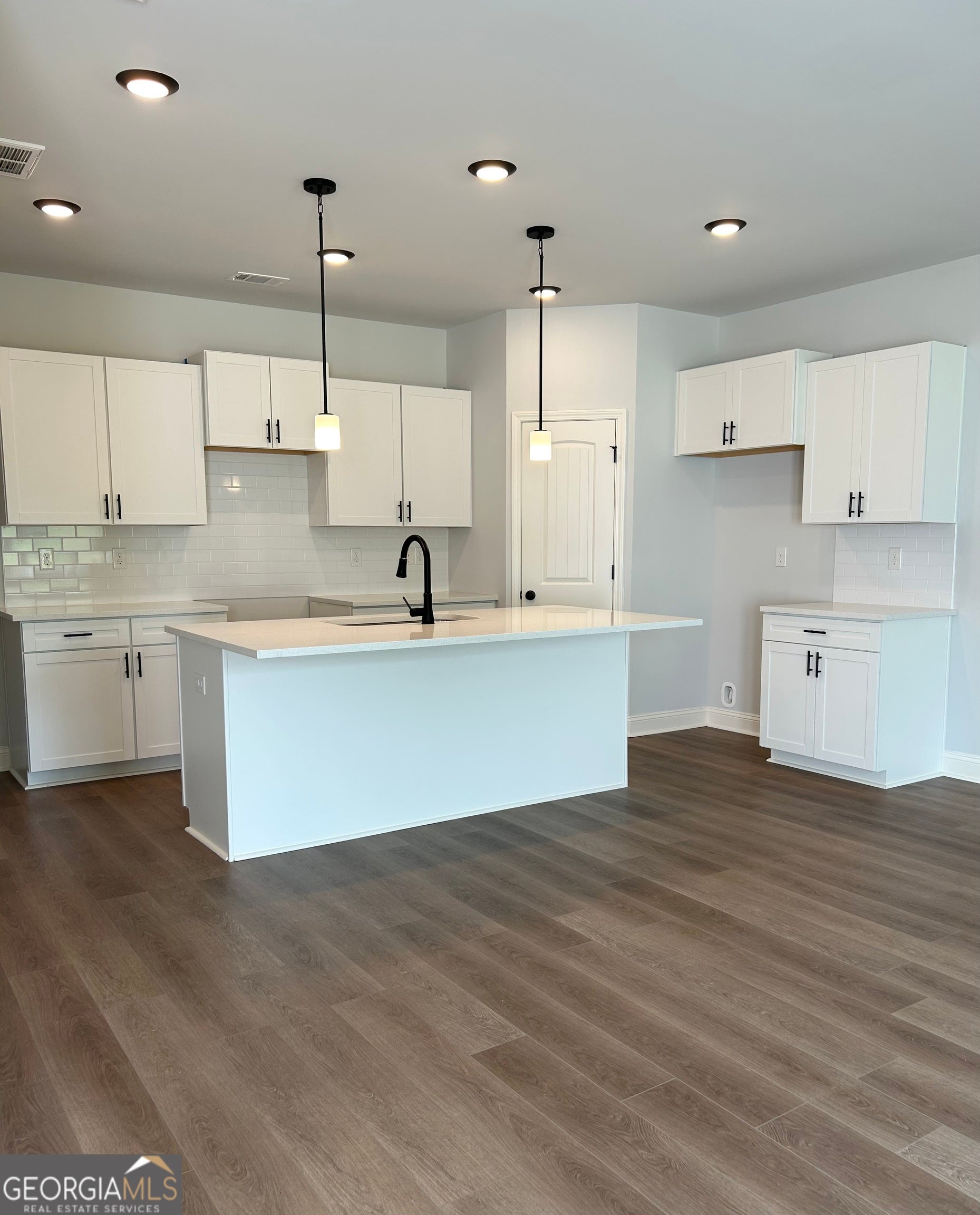 40 Crest DR 24
