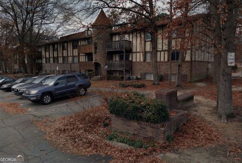 809 CAMELOT DR College Park GA 30349