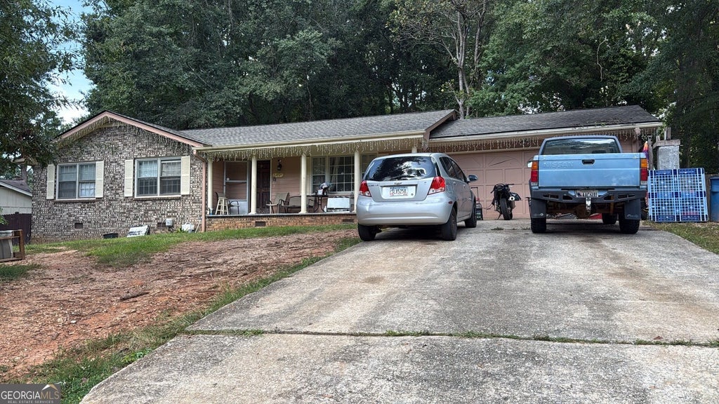 Photo of 6495 Revena Drive, Morrow, GA 30260 (MLS # 10845988)