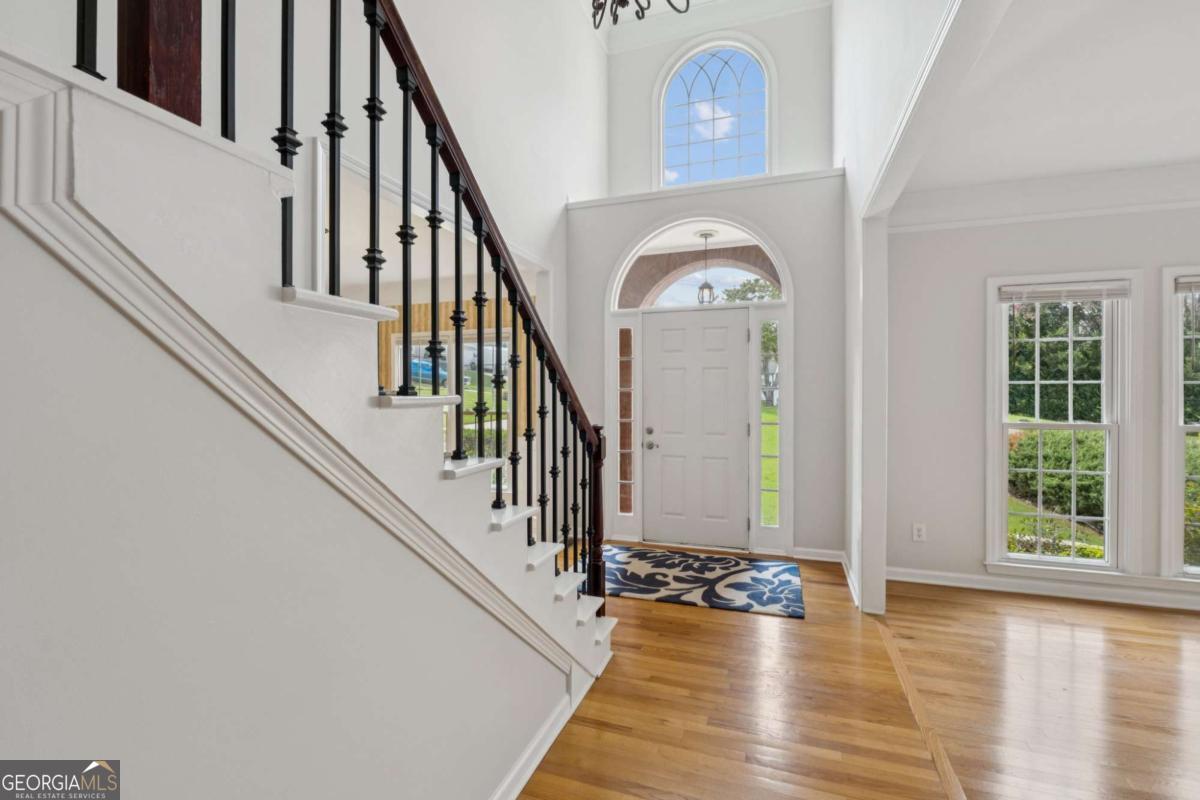 310 Ridge Bluff LN