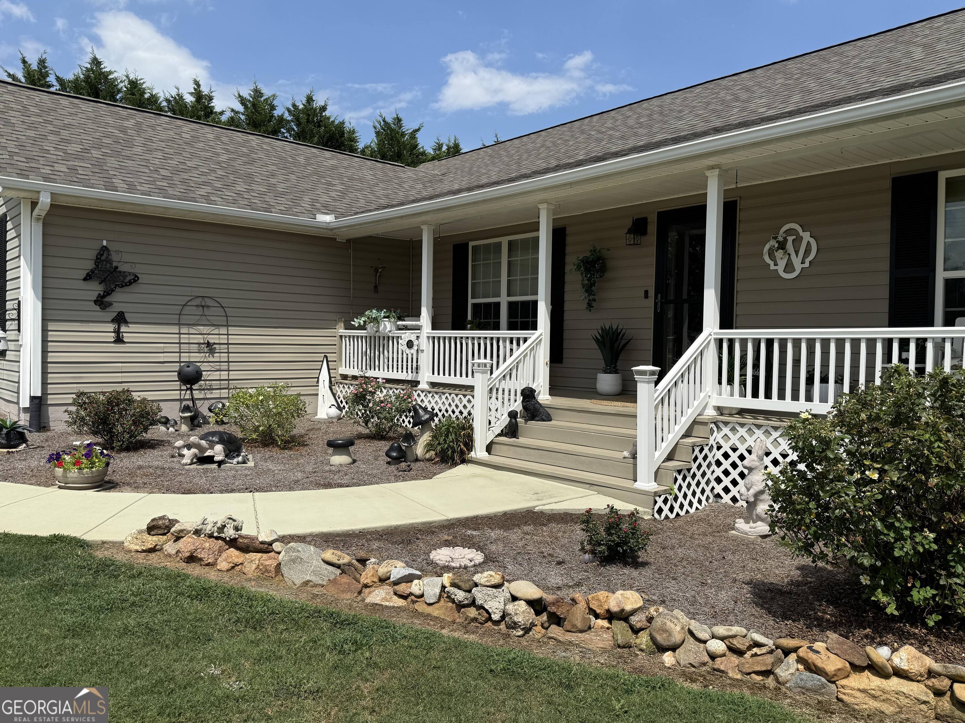 733 Woodland WAY