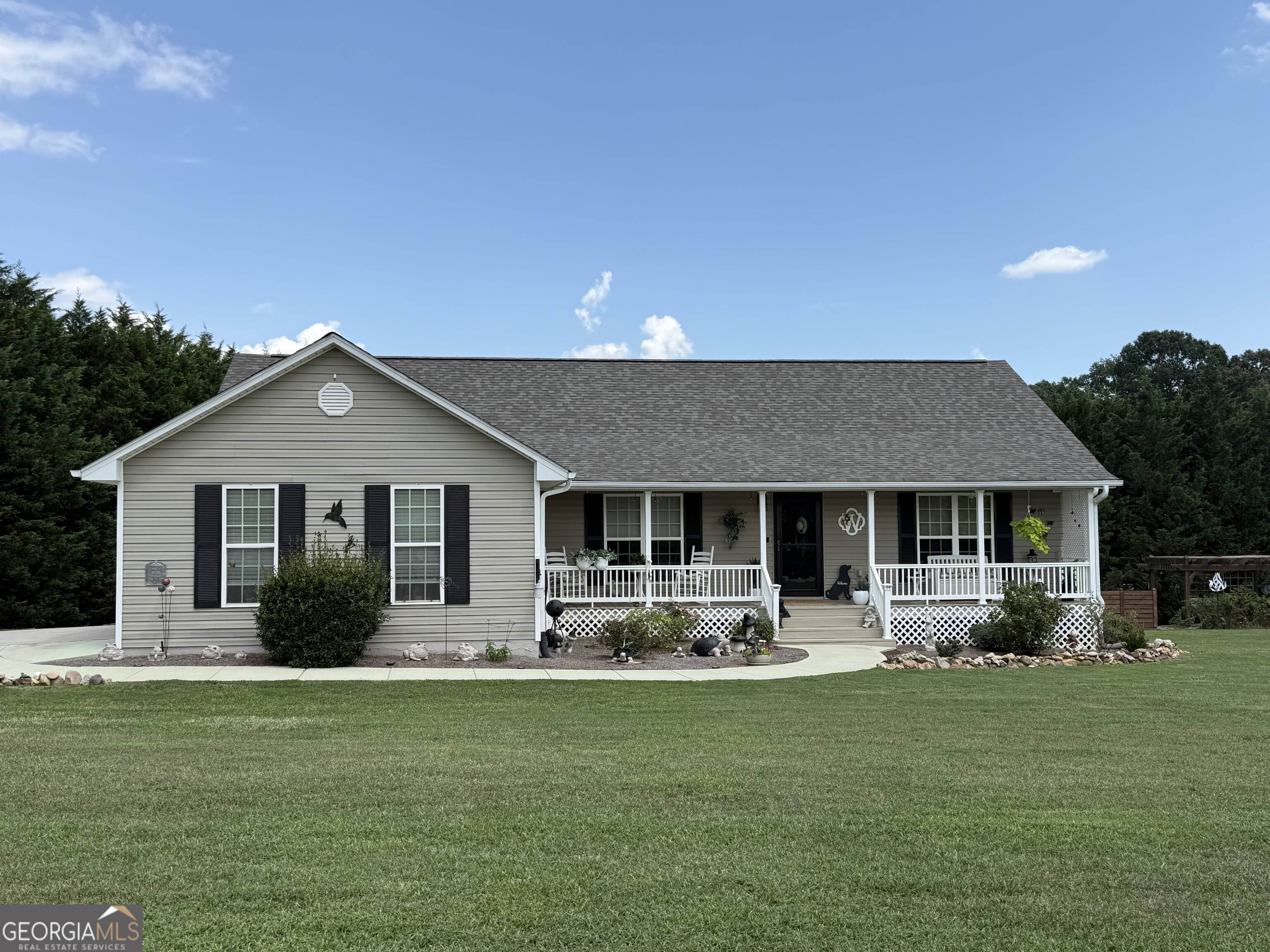 733 Woodland WAY