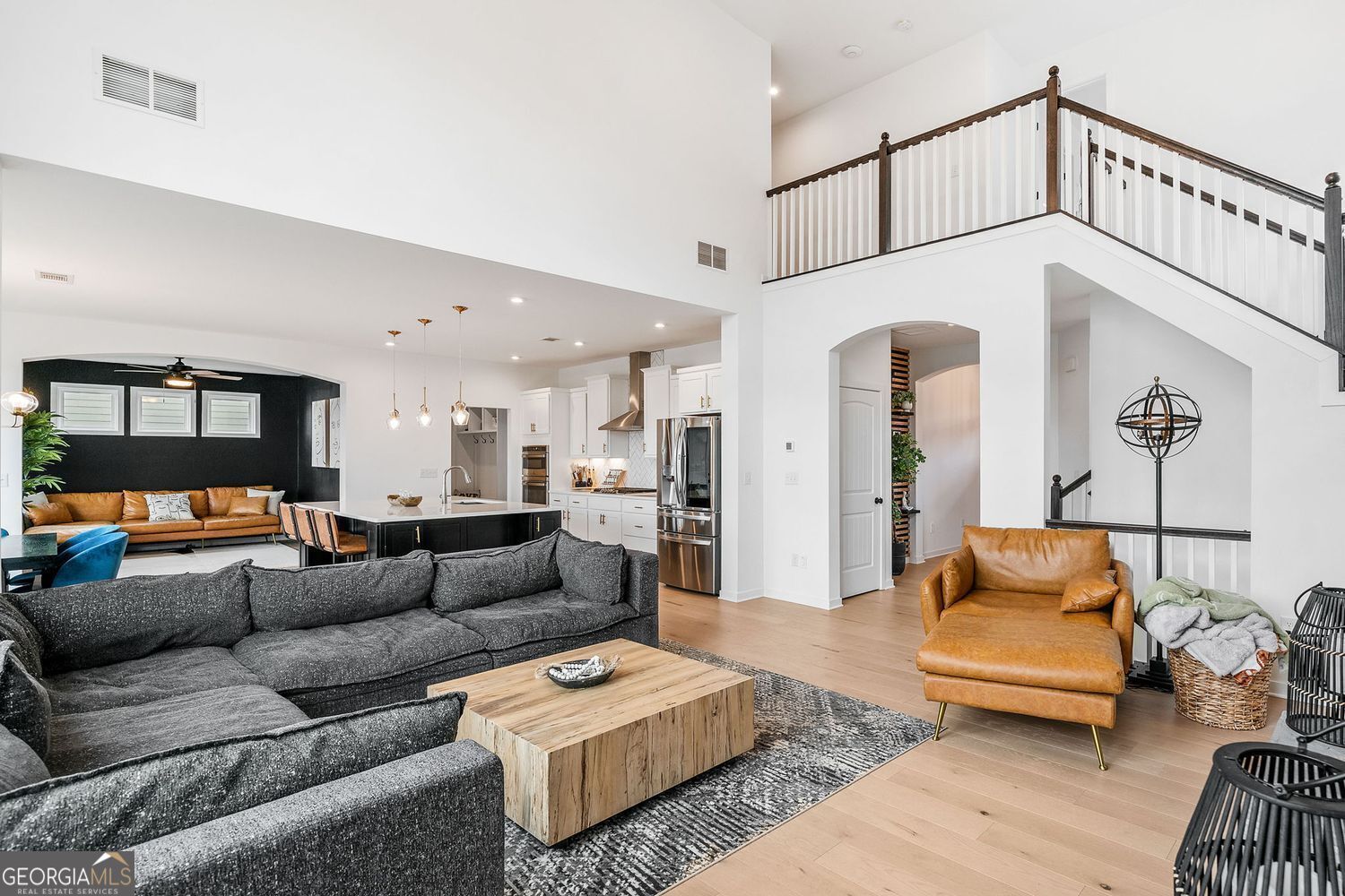 895 Michigan CIR
