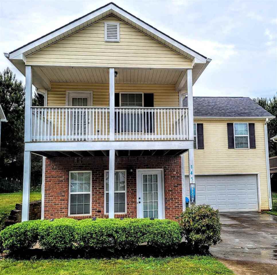 Perfect East Side home! This 3/2.5 home has been taken care of and it shows, roof and HVAC are 3ys old. The large kitchen has a great island and enough space for a dining table. A comfortable size living room with laminate wood floors and a great flat, fully fenced back yard will make a perfect ground floor for entertaining. Upstairs you will find a very comfortable sized master with its own ensuite bathroom and two additional bedrooms (and a full bath), one with a gorgeous front porch to sit and enjoy your afternoons. The upstairs has been completely upgraded with easy to maintain laminate wood floors. Milford Hills is conveniently located close to the Vet School and walking distance to Athens Montessori as well as Barnett Shoals Elementary.