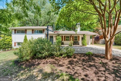 Photo of 2630 Cove Circle NE, Atlanta, GA 30319 (MLS # 10739565)