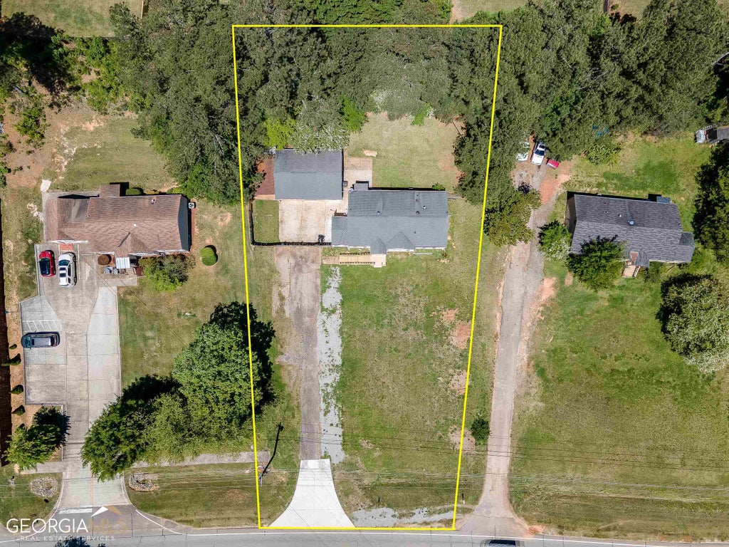 Photo of 6076 Atlanta Highway, Flowery Branch, GA 30542 (MLS # 10817317)