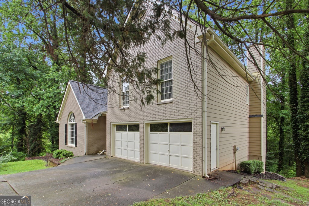 Photo of 4822 Thornwood Drive NW, Acworth, GA 30102 (MLS # 10782026)