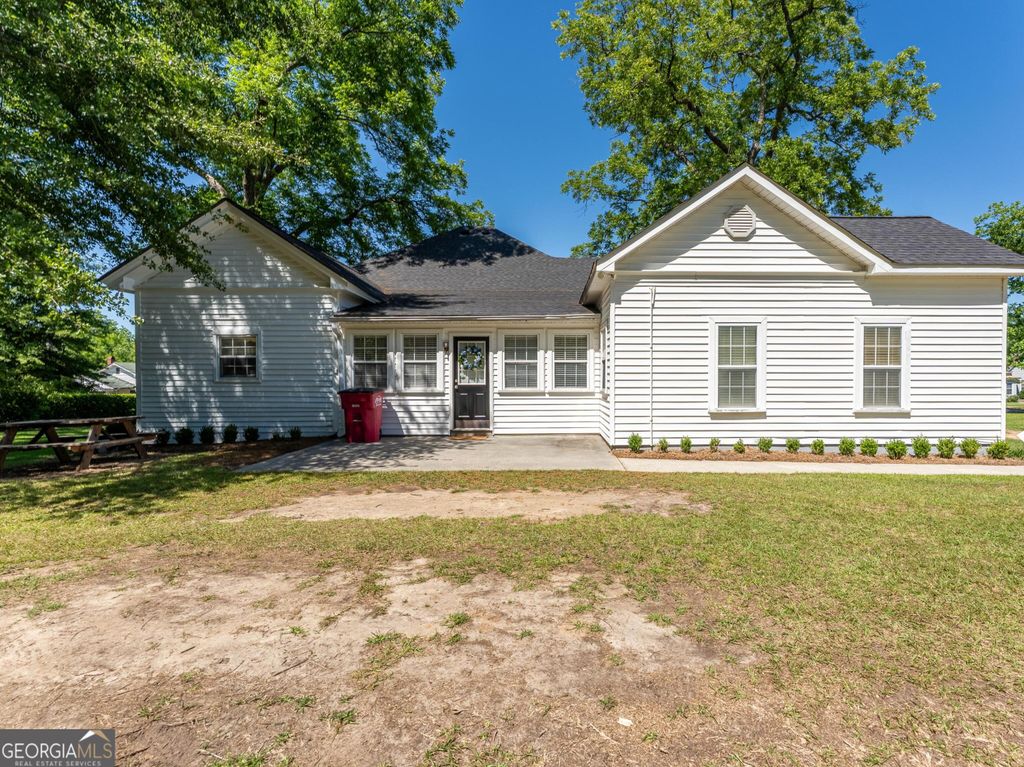 Photo of 224 East Church St, Sandersville, GA 31082 (MLS # 10766322)