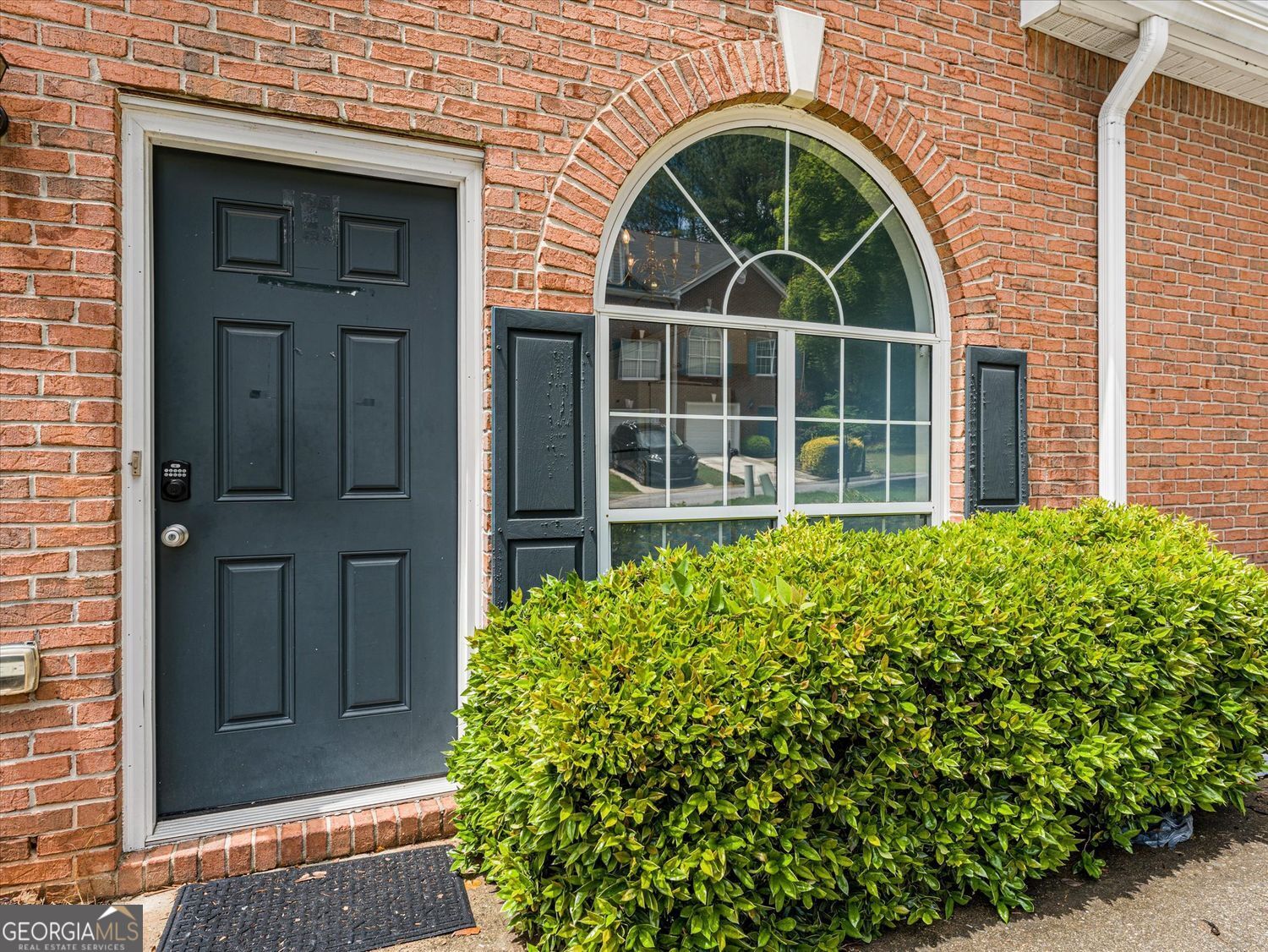 4175 Glen Iris DR