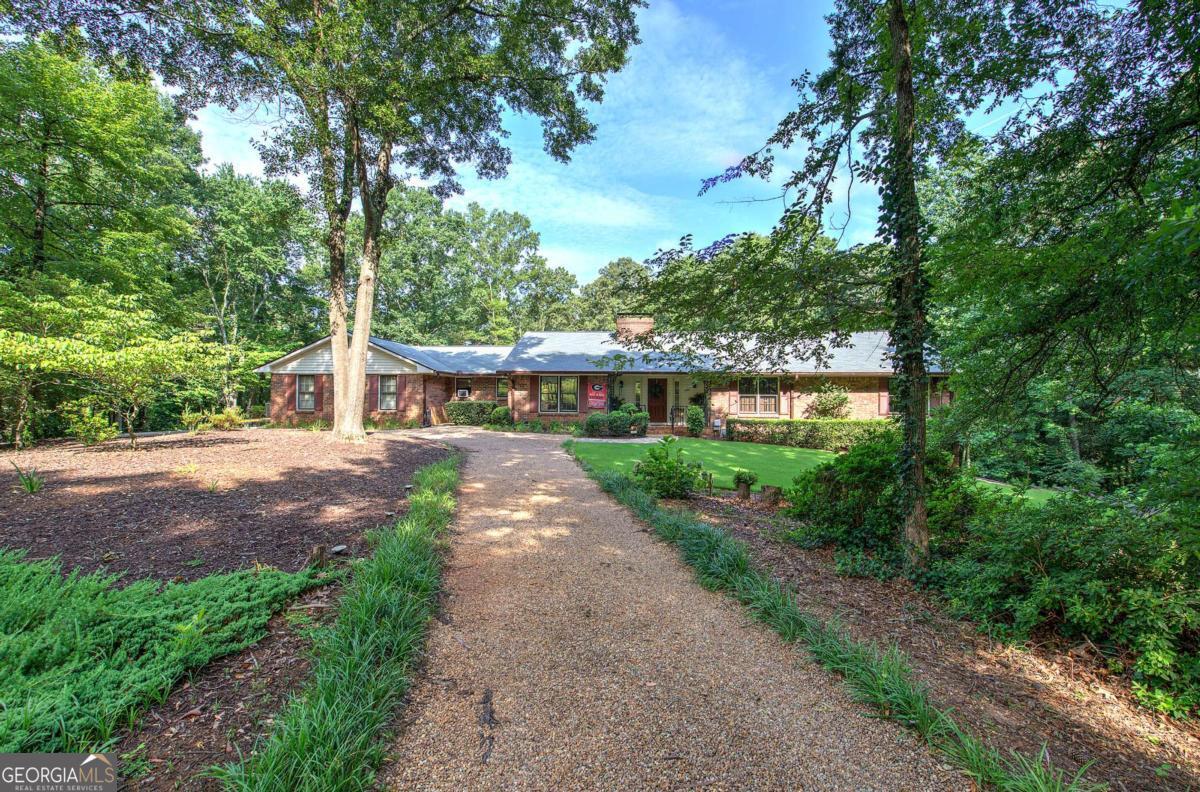 111 Tanglewood DR