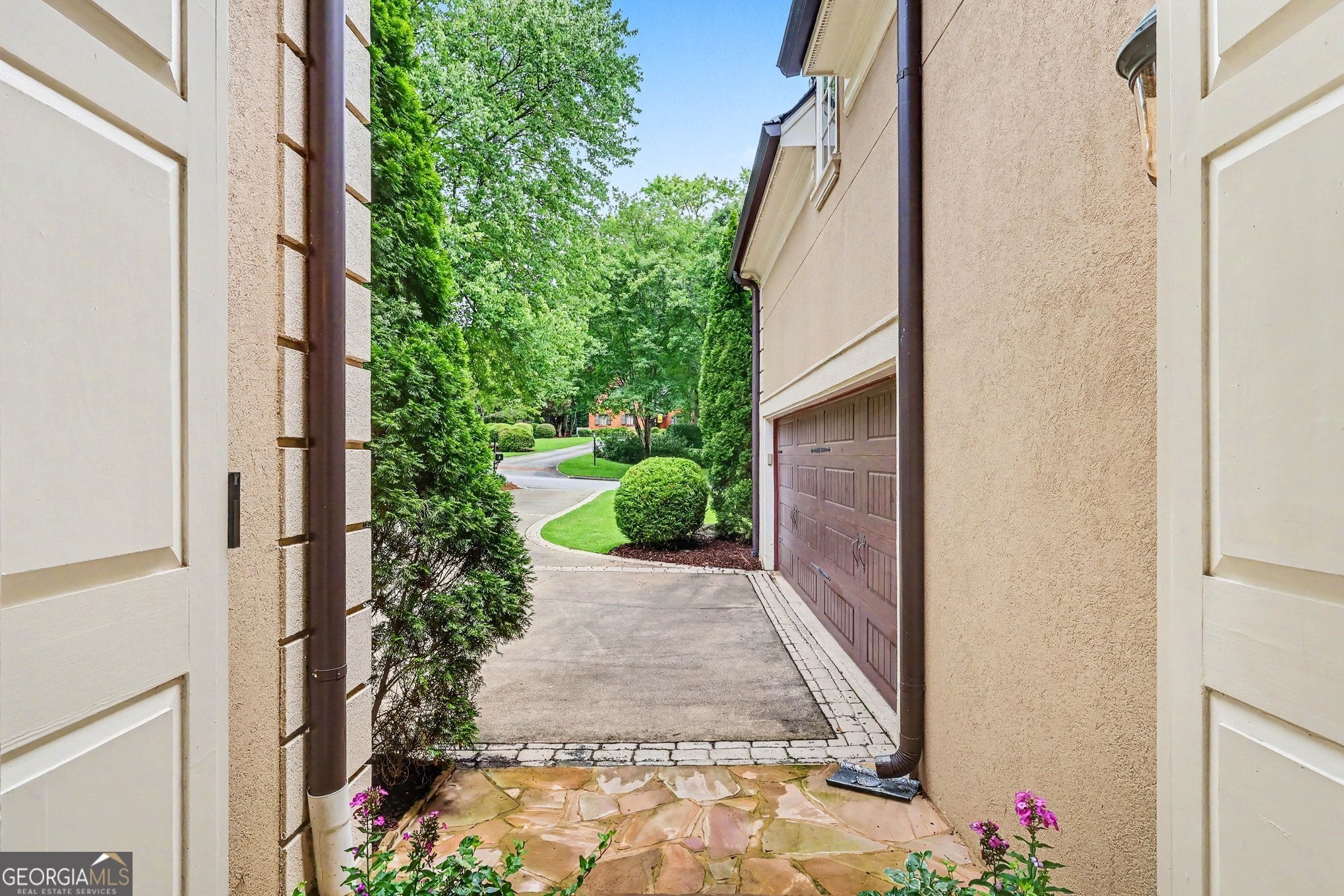 525 Avignon CT
