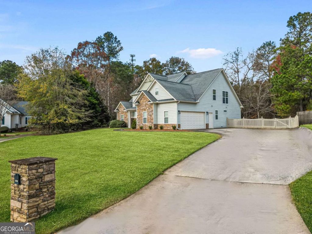 Photo of 6460 Bellevue Drive SW, Conyers, GA 30094 (MLS # 10650281)