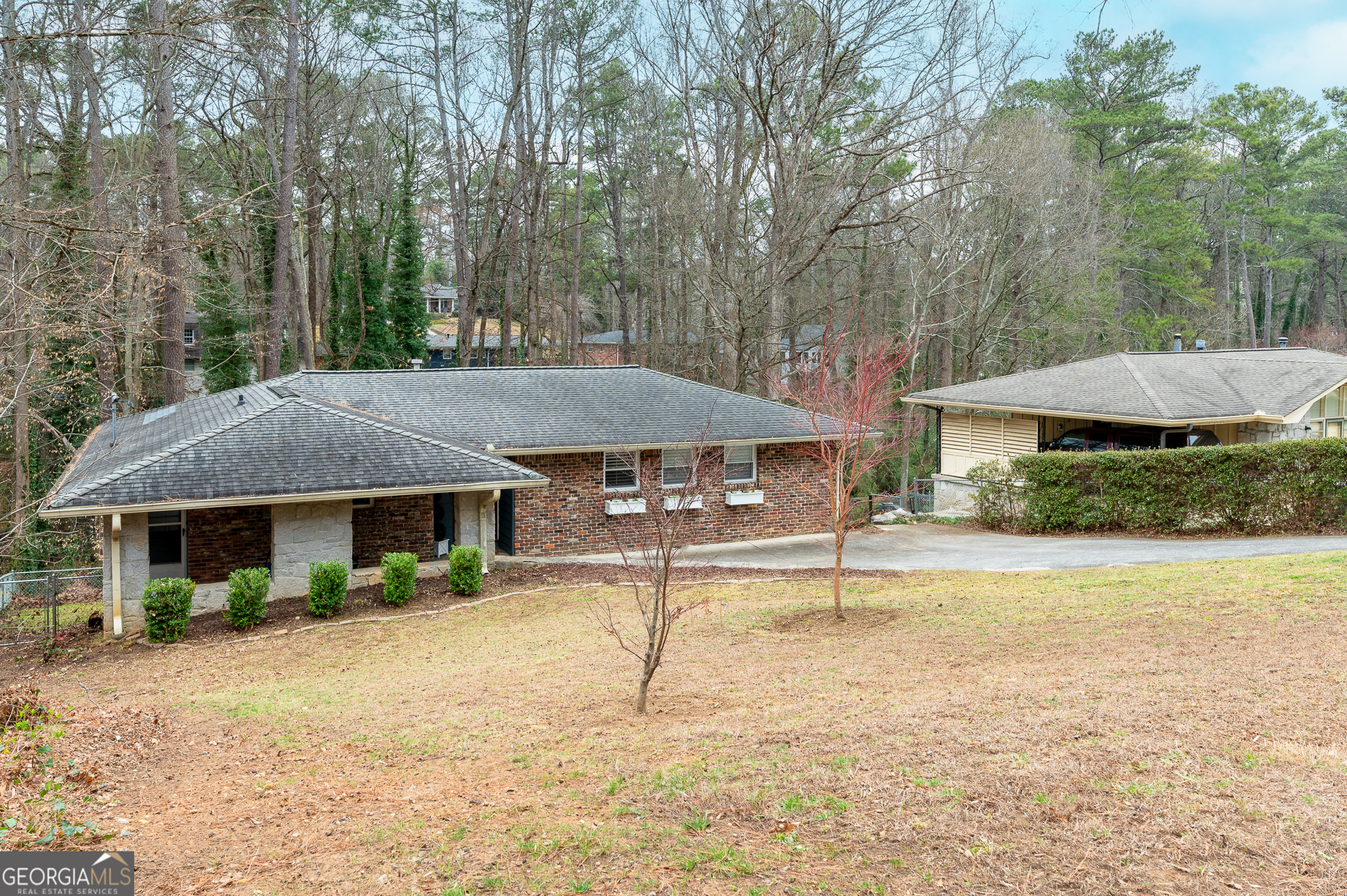 2237 Capehart CIR NE