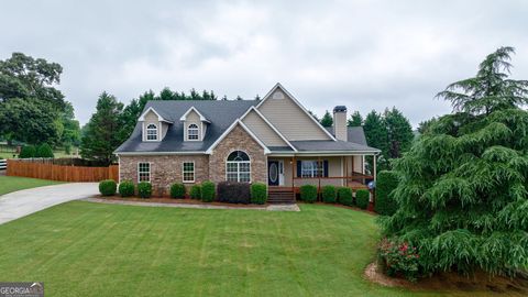 A home in Hoschton