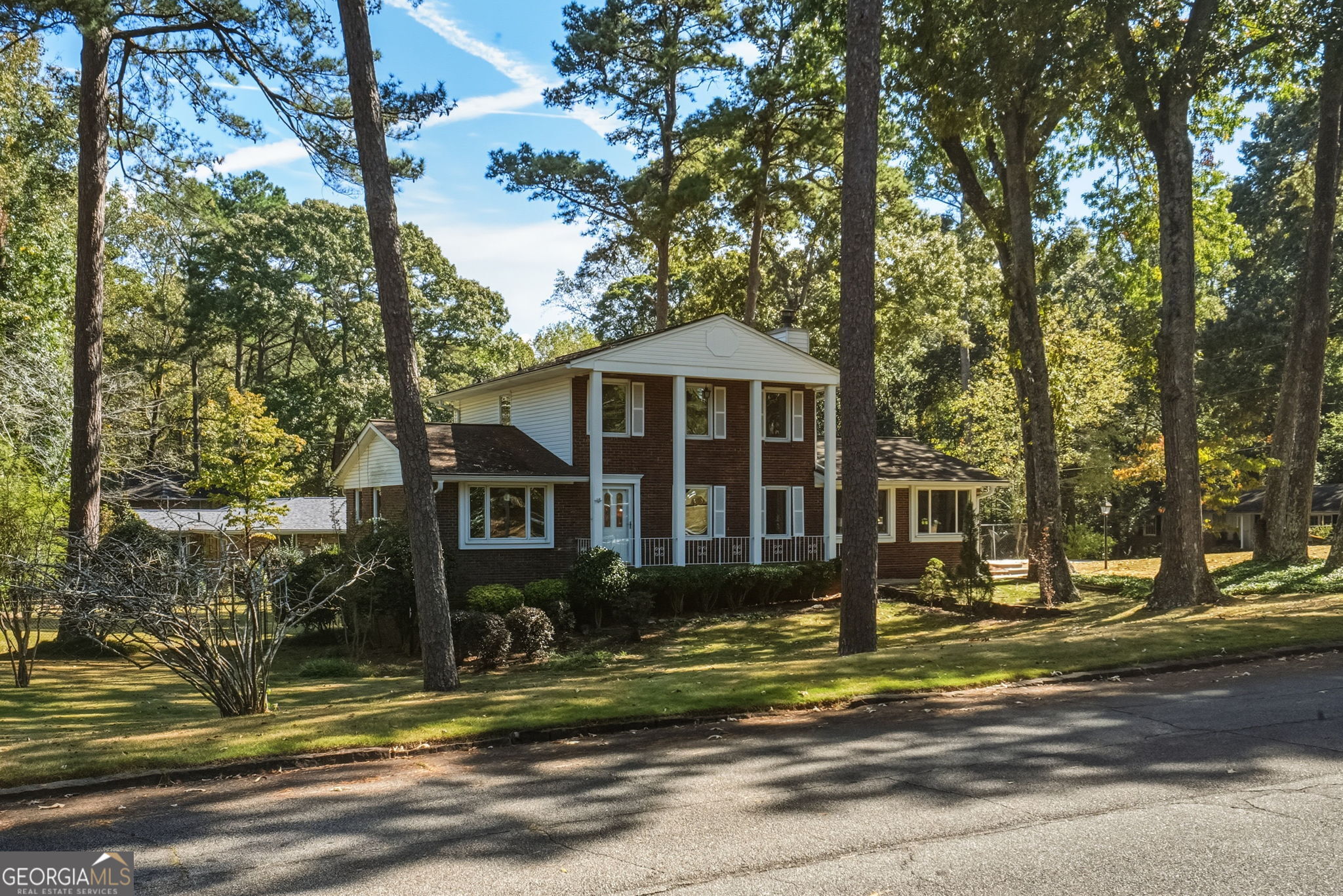3045 Ranlo DR